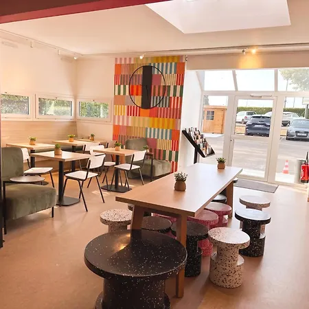 Unisotel Lyon Eurexpo Hotel 2*