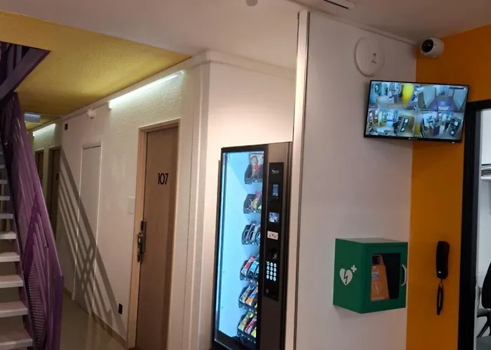 Unisotel Hotel 2*